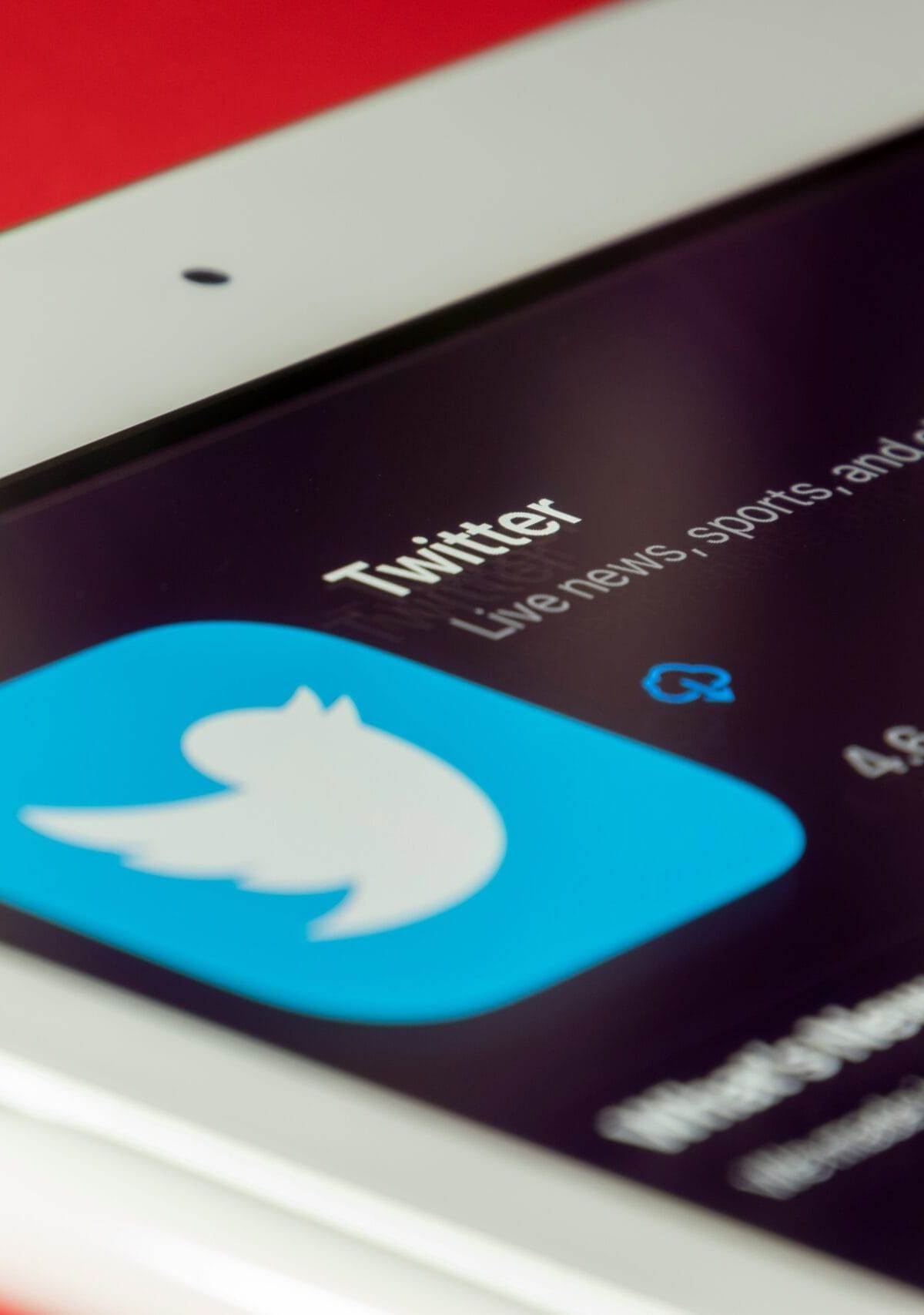 How Should Management Consultants use Social Media? Lessons from Elon.